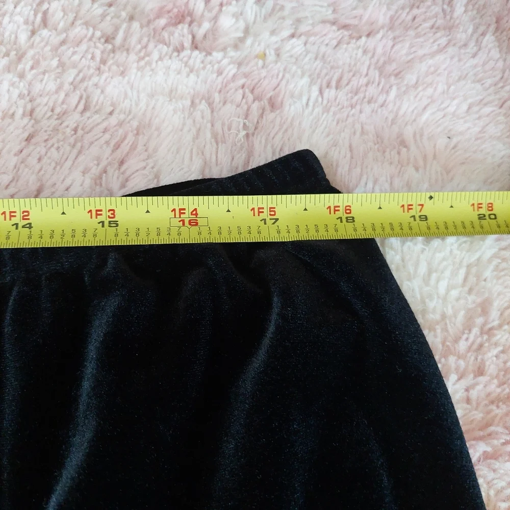 Clio II Vintage‎ Black Velvet Skirt Size 2X